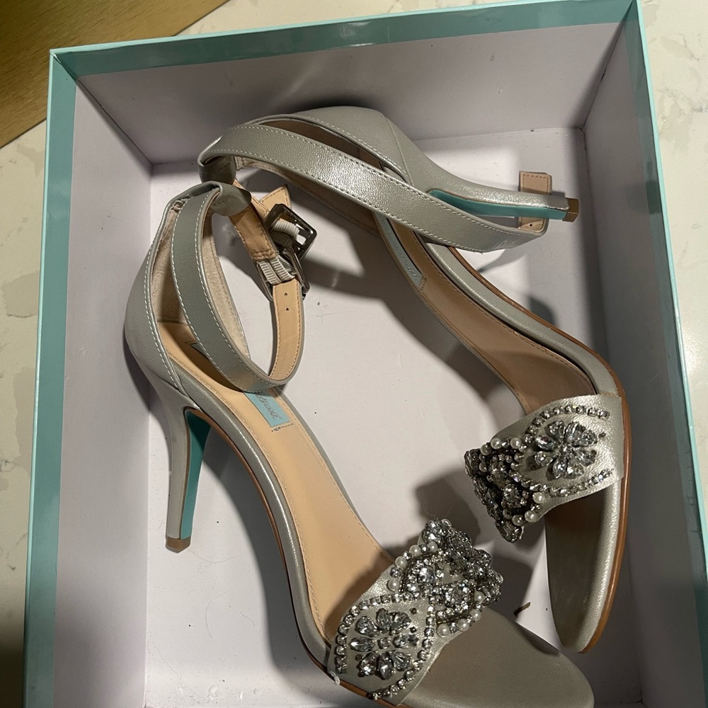 Elegant Silver Embellished Heels - Picture 3 of 14